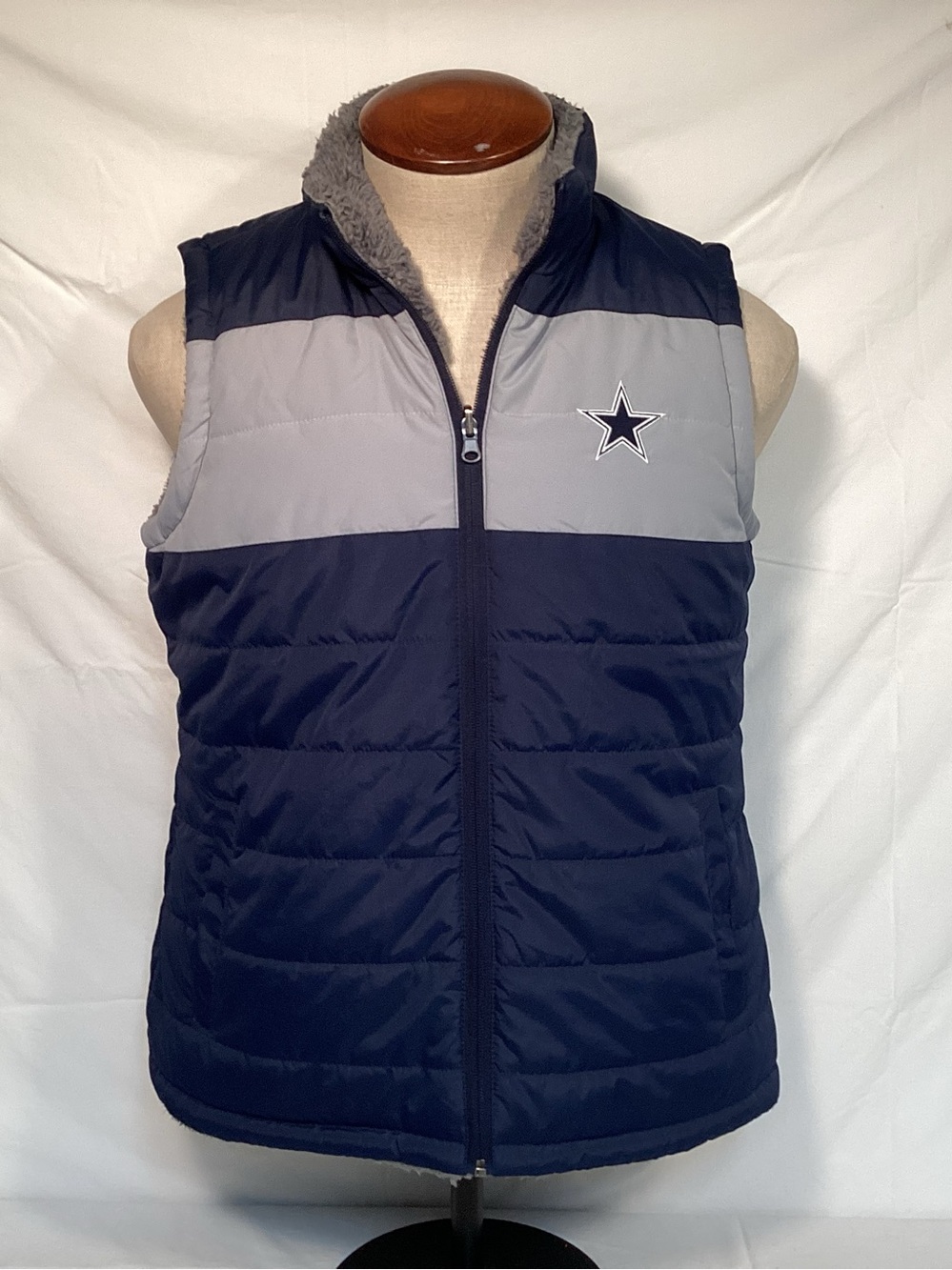 NFL Dallas Cowboys Women’s Reversible Puffy Vest Size Large - G-III Apparel